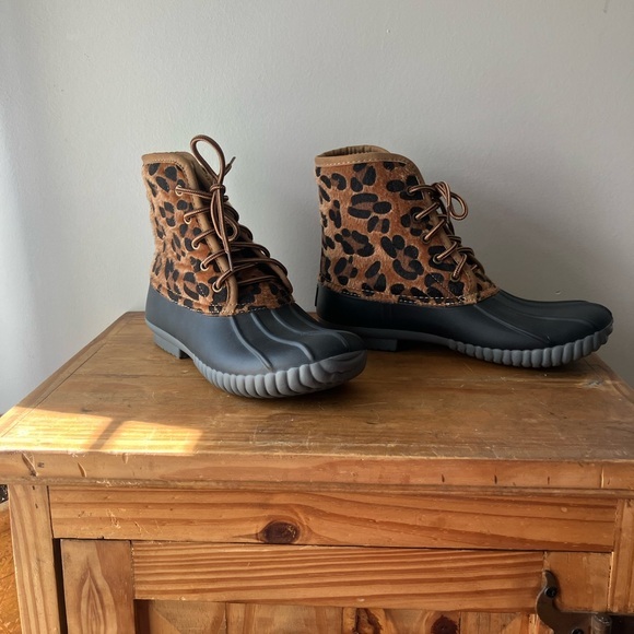 New! Simply Southern Faux Fur Rubber Duck Boots 9 - Picture 1 of 5